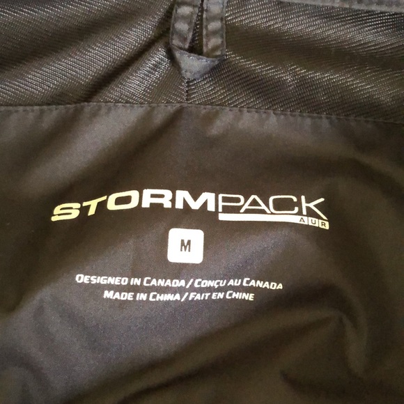 Stormpack wind and rain pant. Great for cool day golfing - Picture 2 of 4